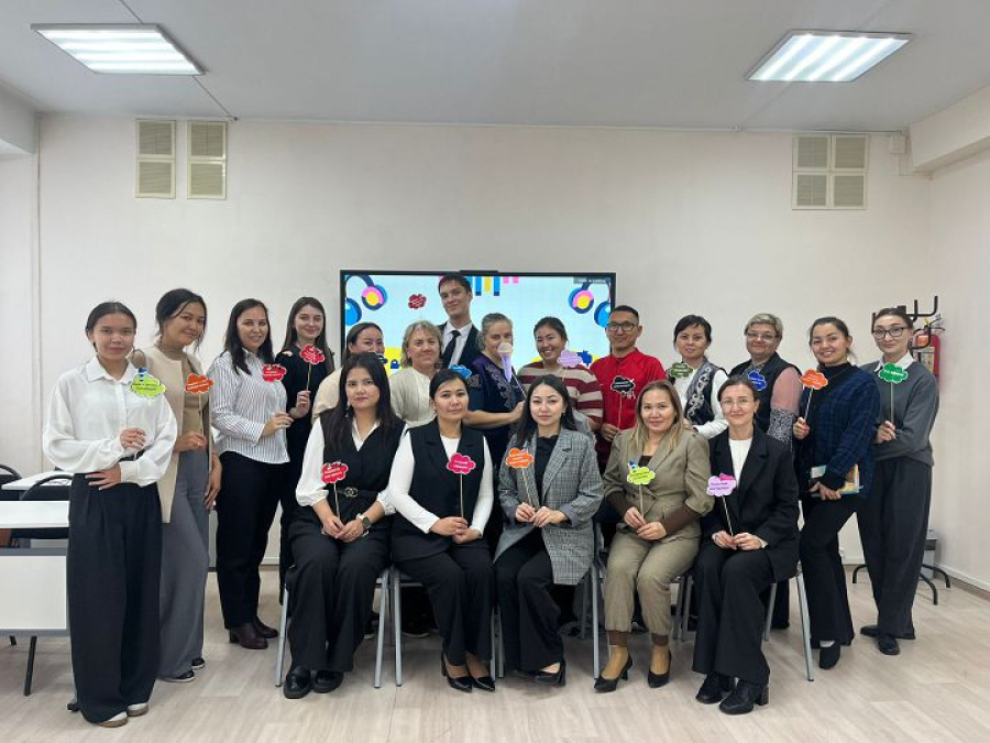 Қостанай жоғары педагогикалық колледжінде оқытушылардың кәсіби құзыреттілігін дамытуға арналған подкаст әзірлеу семинары