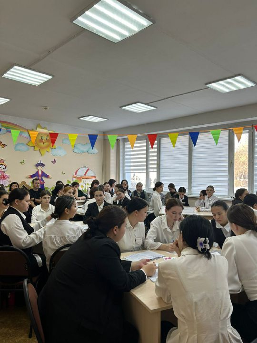 Тергеу сабағы: болашақ тәрбиешілер мінсіз серуеннің  сырын ашты