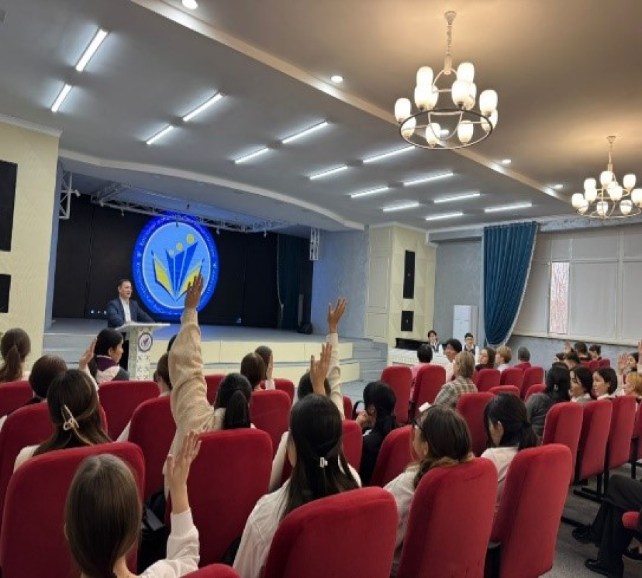 Колледж басшылығының әлеуметтік санаттағы білім алушылармен кездесуі