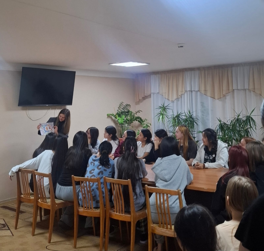 Жатақхана студенттеріне арналған «Қиын өмірлік жағдайға тап болған кәмелетке толмағандарға көмек көрсету» тақырыбындағы дәріс