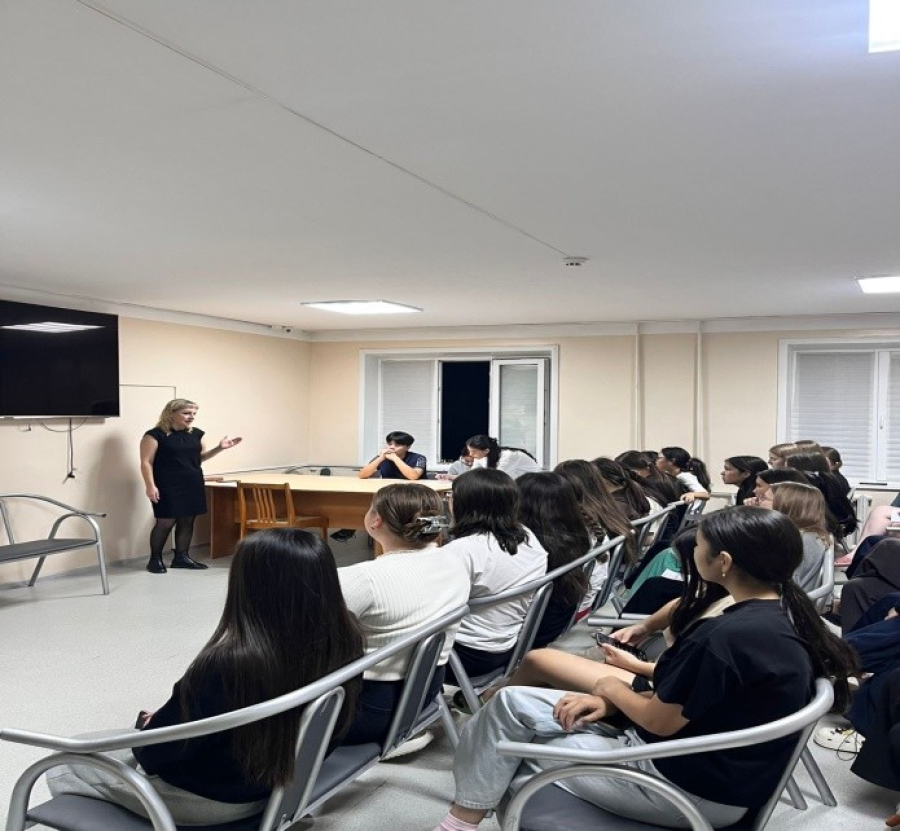 Профилактика аутодеструктивного поведения: встреча студентов Костанайского высшего педагогического колледжа с психологом Jastar MED Аллавердиевой Н.Е.