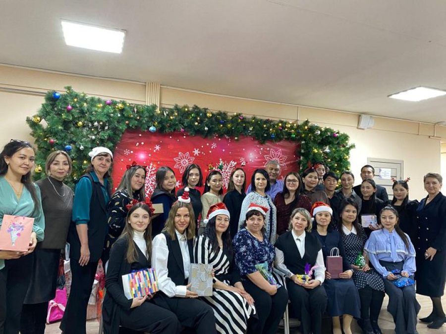 Жас педагогтар мектебінің отырысы