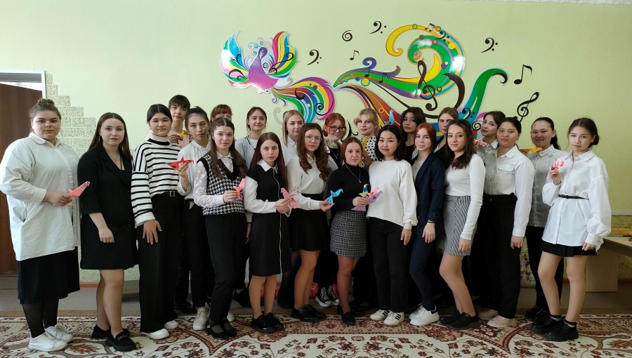 Тәрбиеші- ол сиқыршы,  балаларға  ересектер әлемінің есігін ашады.